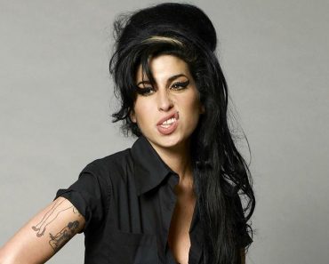 Chi era Amy Winehouse causa morte malattia età e funerale