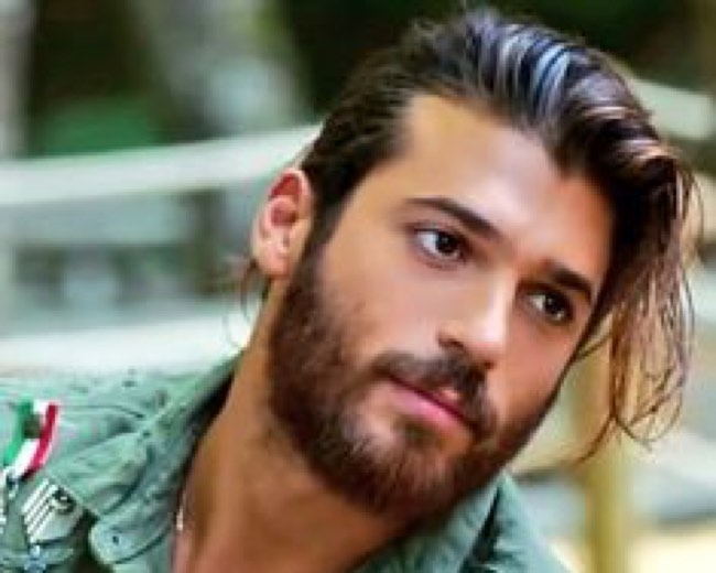 Chi è l'ex fidanzata di Can Yaman attore di DayDreamer e Bitter Sweet