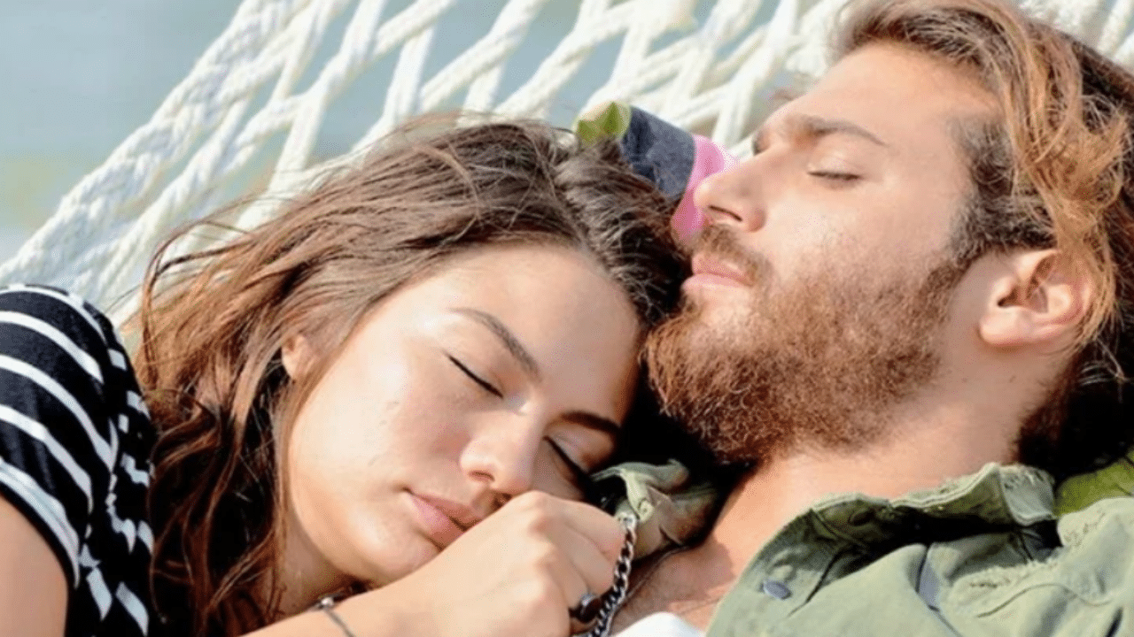 Can Yaman Daydreamer replica puntata 23 luglio il bacio con Sanem