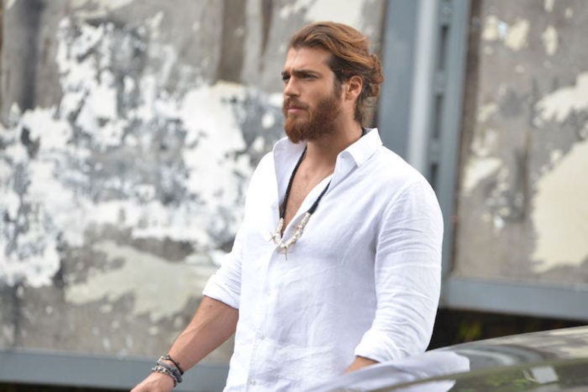Calendario Can Yaman di Daydreamer presso e 16 mesi con lui