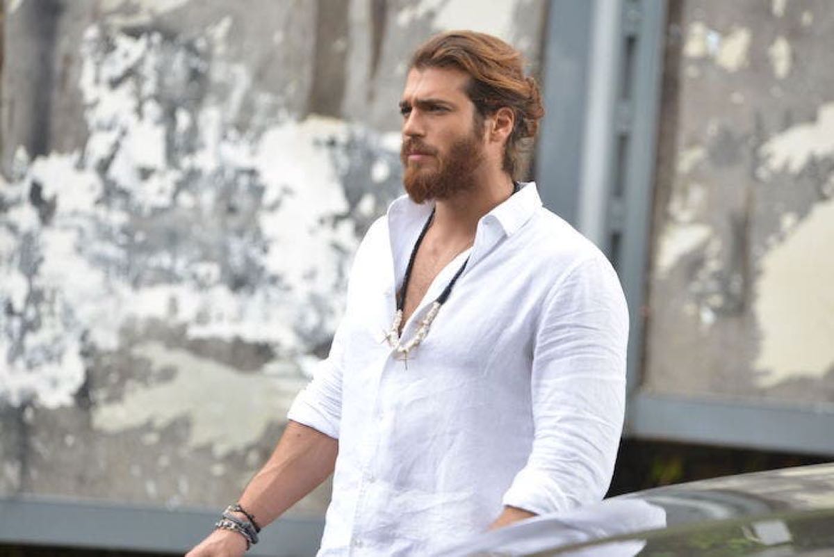 Calendario Can Yaman di Daydreamer presso e 16 mesi con lui