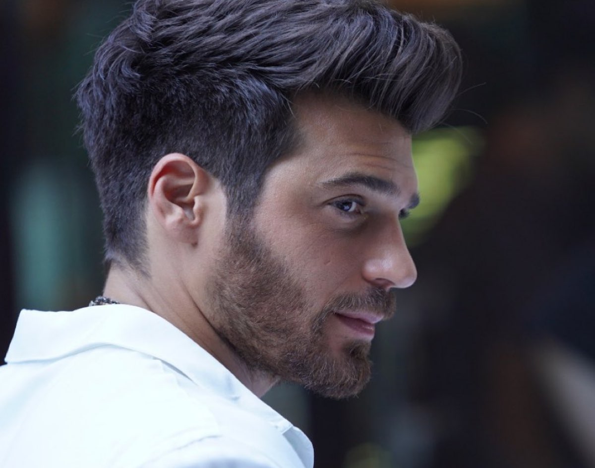 Can Yaman nuovo taglio di capelli e nuova fidanzata?