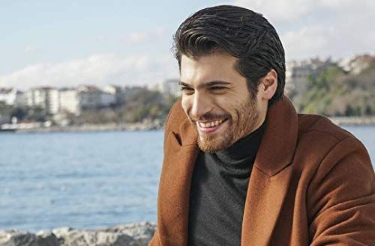 Can Yaman instagram e il messaggio d'amore alle fan italiane