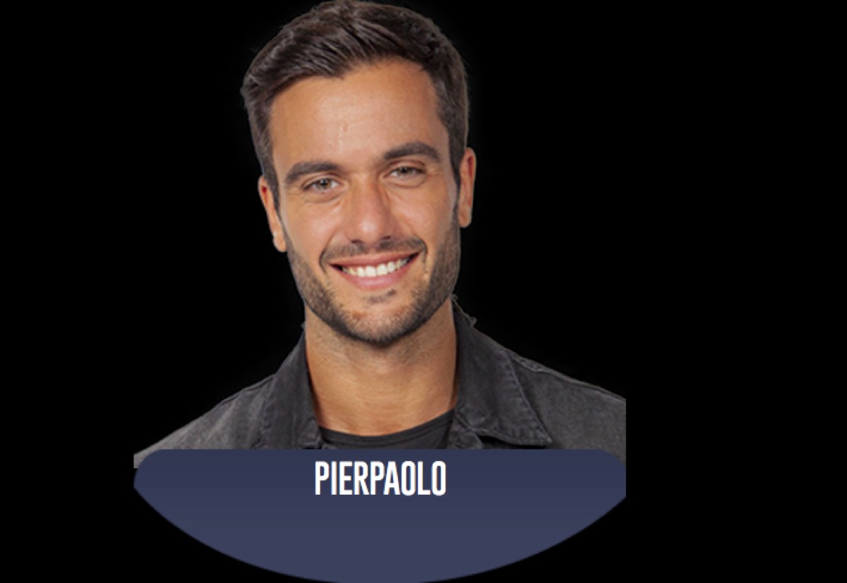 Pierpaolo Pretelli doccia al Grande Fratello Vip le immagini shock