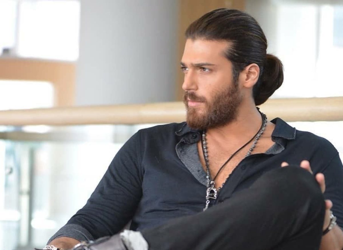 Can Yaman e l'intervista a Verissimo ecco di chi sono innamorato