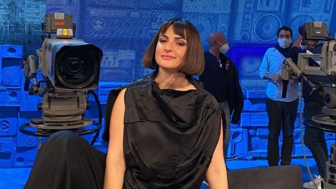 Chi è lo stilista di Arisa a Sanremo abito e look e chi la veste