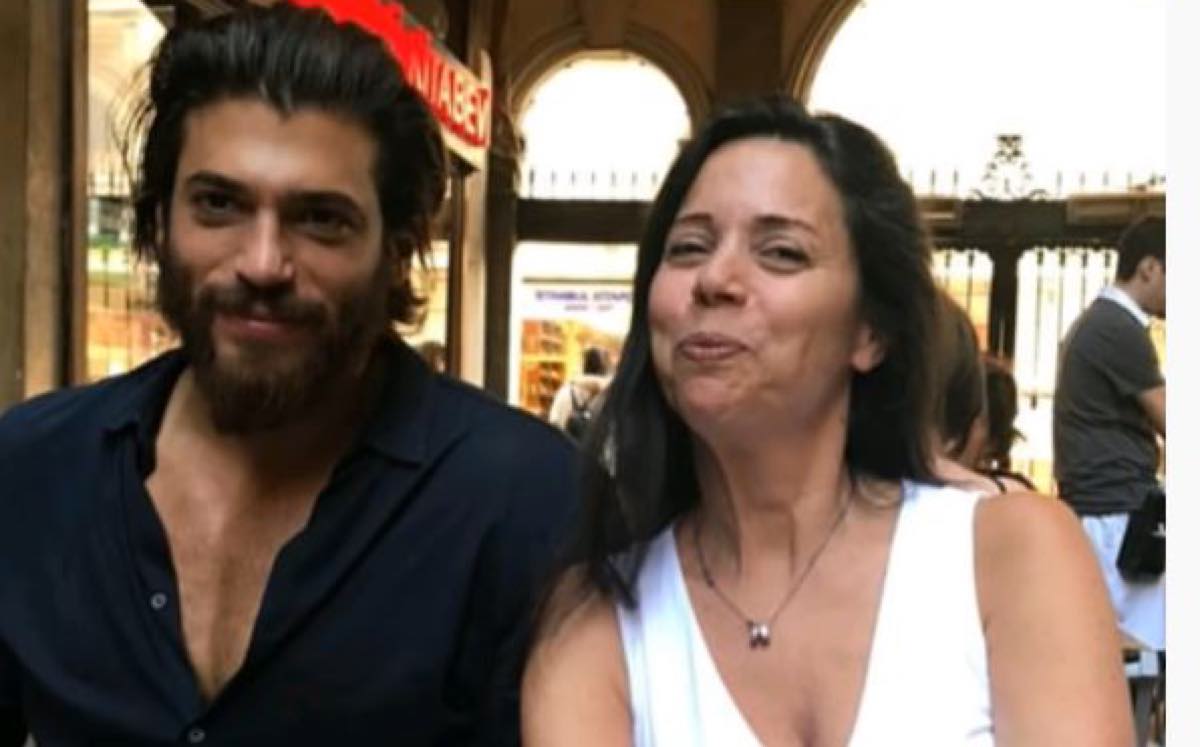 Can Yaman le parole della madre che lasciano a bocca aperta