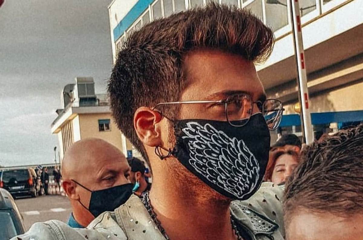 Can Yaman a Roma causa ancora assembramenti ma questa volta...