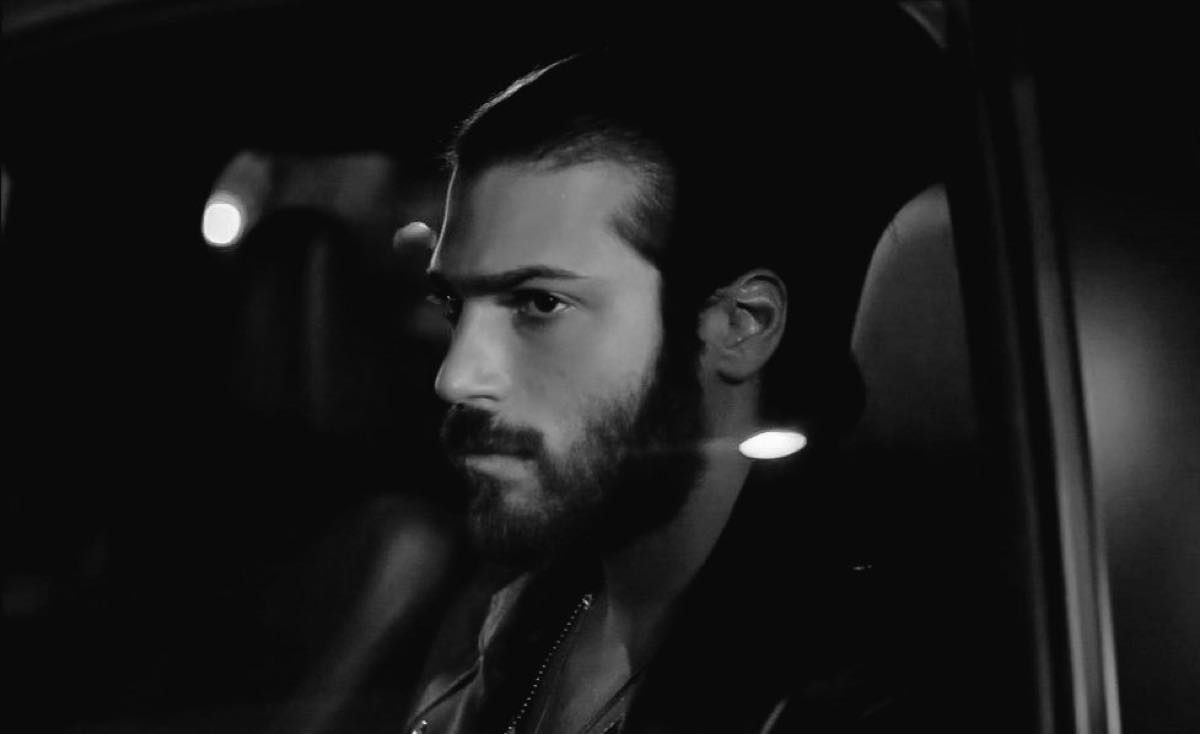 Can Yaman l'amico che gli ha salvato la vita e il racconto