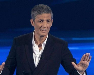 Chi è lo stilista di Fiorello a Sanremo 2021 abito look e chi lo veste