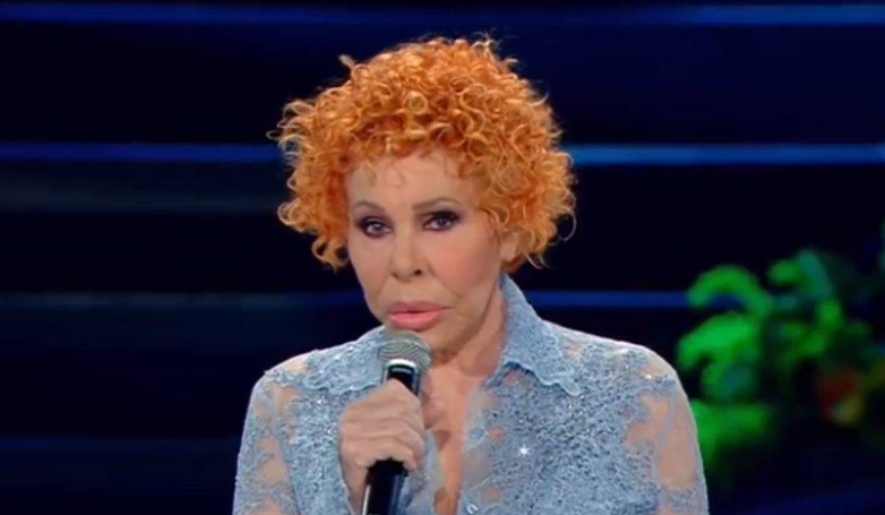 Chi è lo stilista di Ornella Vanoni Sanremo 2021 abito e look