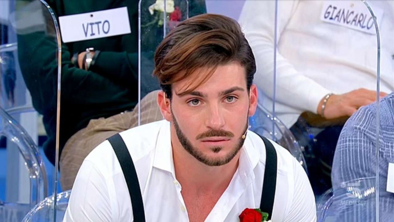 Nicola Vivarelli Uomini e donne gay? L'insinuazione di Armando