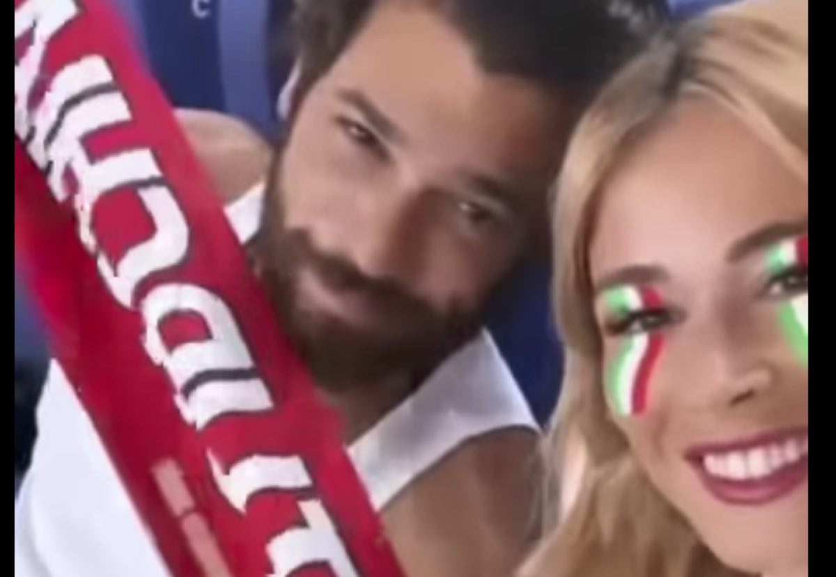 Can Yaman ha perso ma era allo stadio con Diletta Leotta