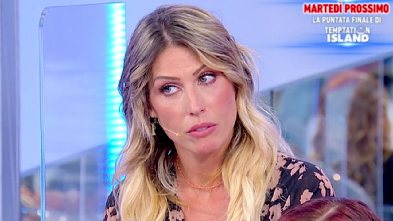 Chi è Daniela di Napoli Uomini e donne corteggiata da Riccardo Ravelli morto