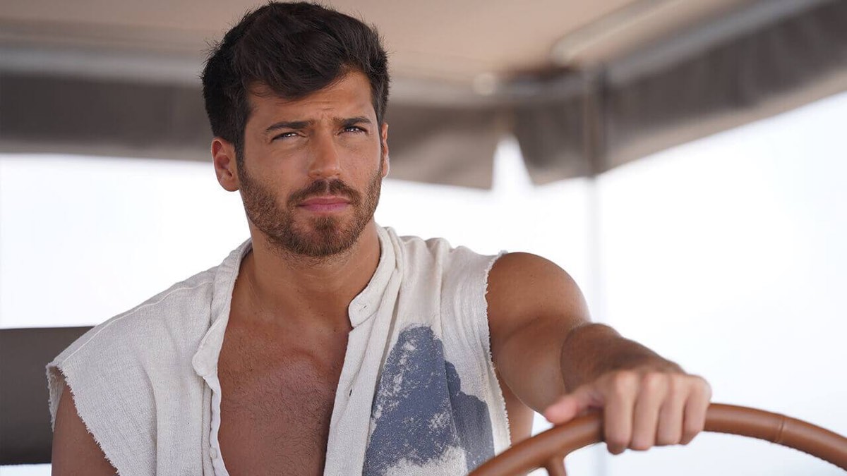 Can Yaman un altro grande successo per lui nel mondo