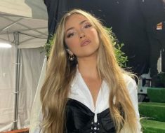 Ana Mena abito look e stilista a Sanremo 2022 