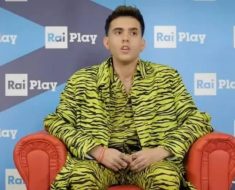 Aka 7even abito stilista Sanremo 2022 che look ha scelto