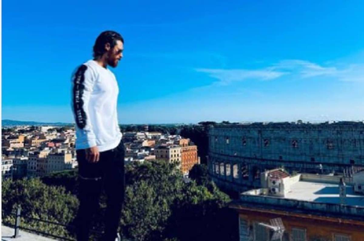 Can Yaman la sua casa da mille e una notte per veri ricchi