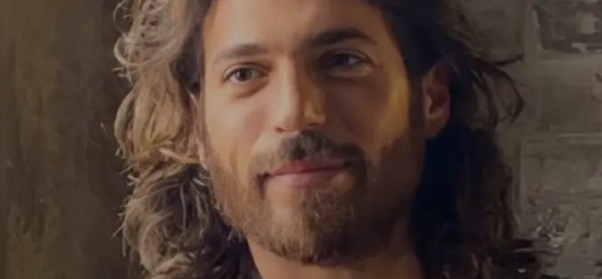 Can Yaman ottiene un altro grande risultato la felicità nei suoi occhi