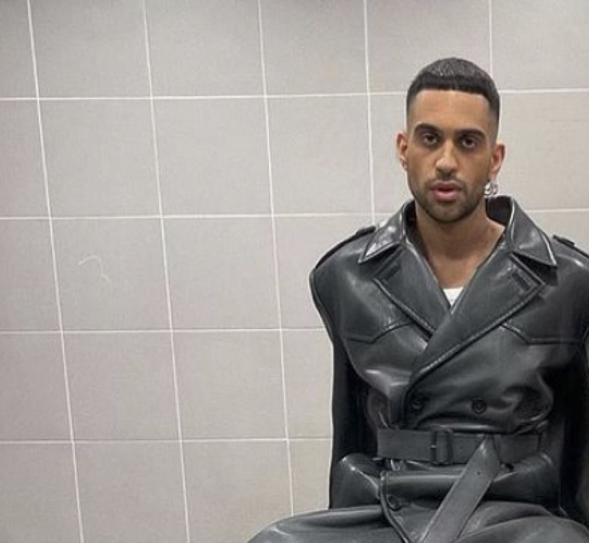 Mahmood abito stilista Eurovision chi lo veste e look