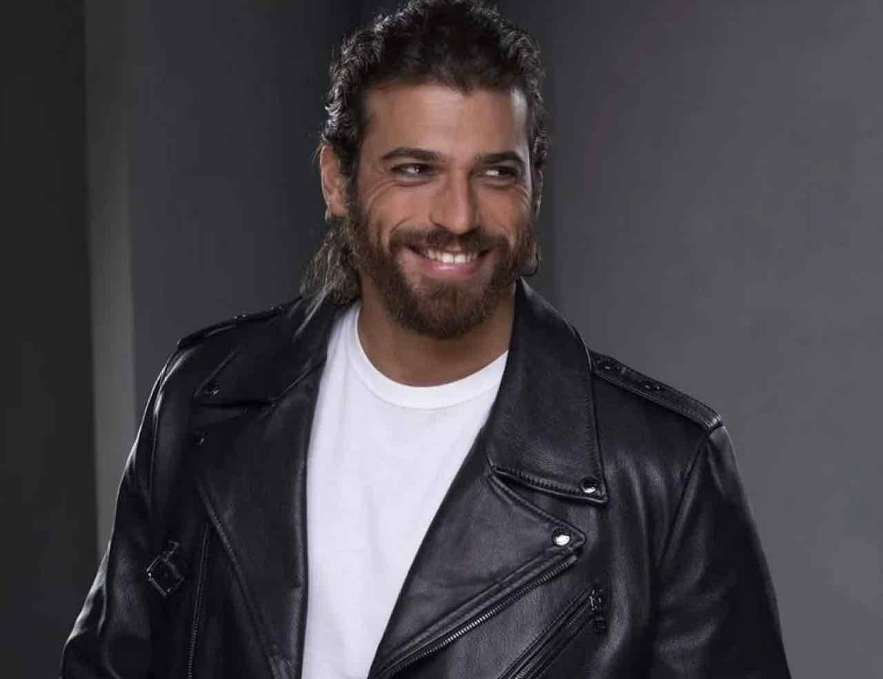 Can Yaman nuovo grande successo e sarà premiato attesa per le fan