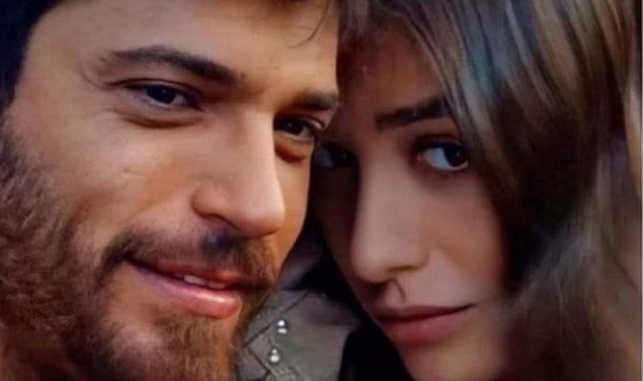 Can Yaman e Ozge Gurel lo fanno a Roma meglio per loro