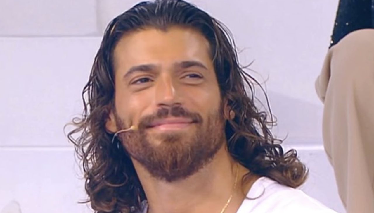 Can Yaman fidanzata non immaginereste mai chi vorrebbe stare con lui