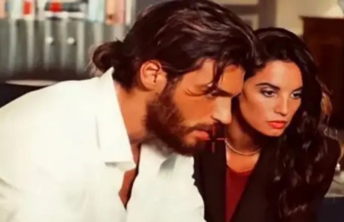 I paparazzi invadono la privacy di Can Yaman e la Chillemi lui sbotta