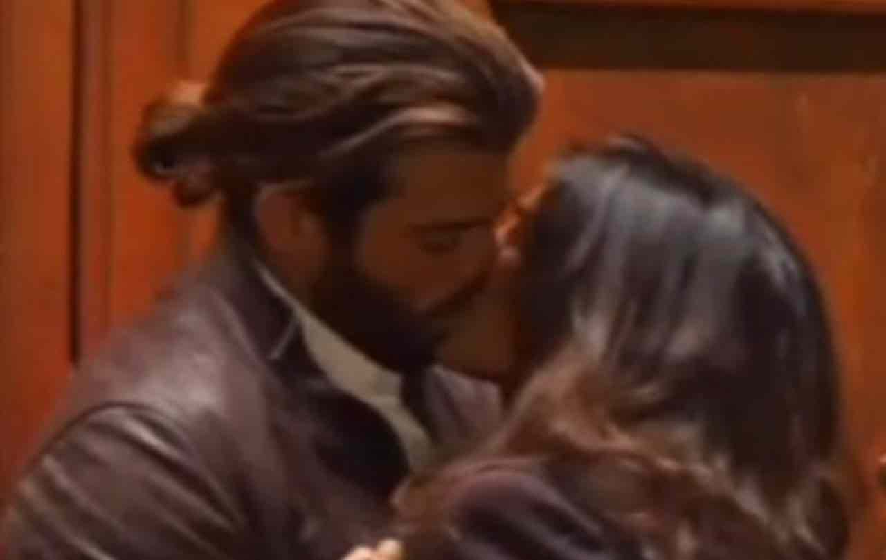 Chillemi e Can Yaman un amore diverso raccontato dall'attrice