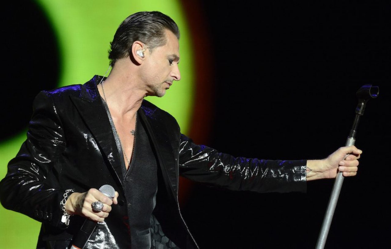 Abito stilista Dave Gahan Sanremo 2023 chi lo veste