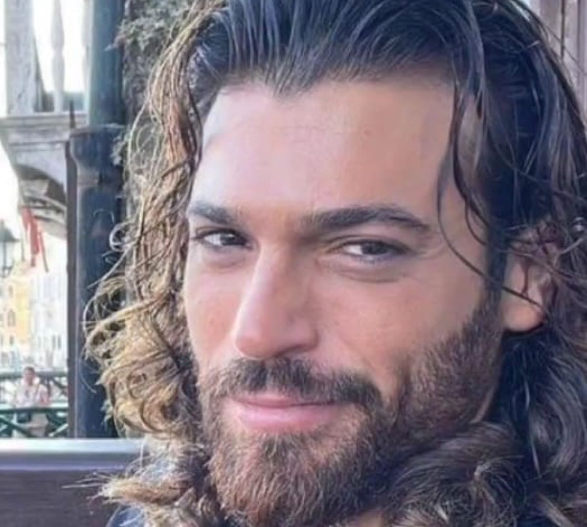 Can Yaman annuncia il suo debutto: 'Sarà una grande sfida"