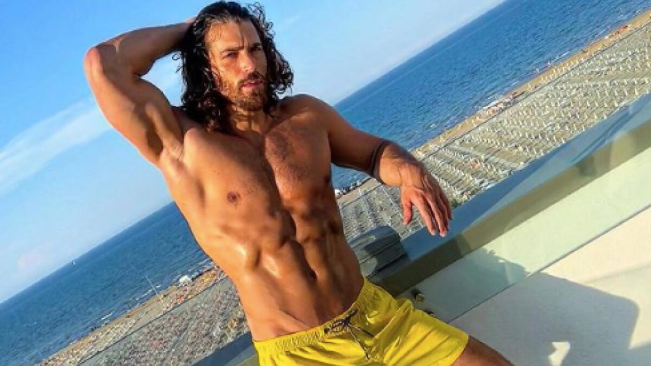 Can Yaman super in forma ecco cosa mangia, cibi, dieta e bellezza