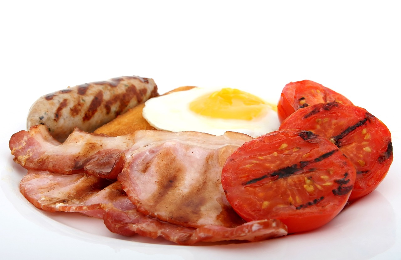 Colesterolo alto: ecco cosa non devi assolutamente mangiare