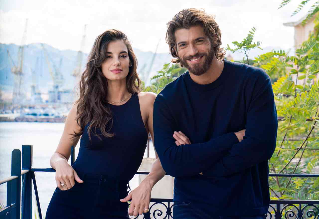 Can Yaman dietro le quinte di Viola come il mare 2 cosa succederà sul set