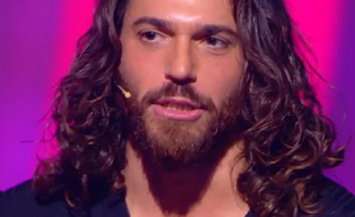 Can Yaman fortemente arrabbiato:"Basta inventare cose su di me!"