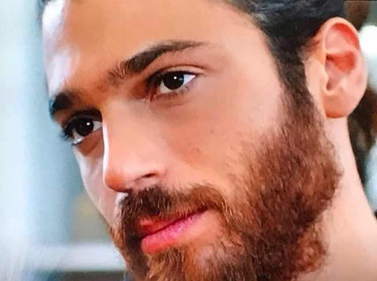 Il vero grande amore di Can Yaman è solo uno ed è sotto gli occhi di tutti