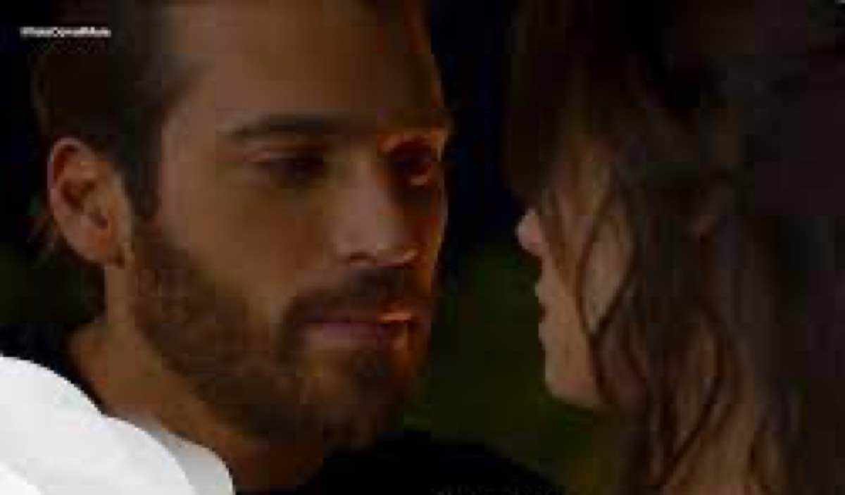 Tra Can Yaman e Francesca Chillemi è di nuovo scontro, ecco cosa le ha fatto