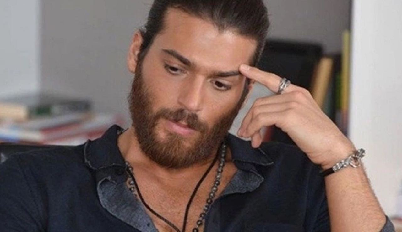 Can Yaman tragedia piange per la sua scomparsa:"Lui era il faro della mia vita"