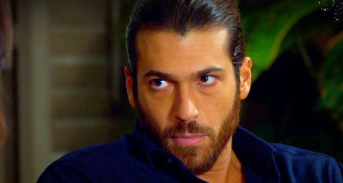 Can Yaman molto infuriato:"Se fate così non siete mie fan"