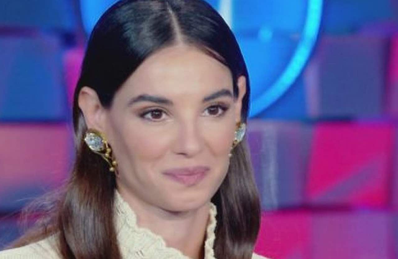 Il nuovo look di Francesca Chillemi sorprende anche Can Yaman lei è bionda!