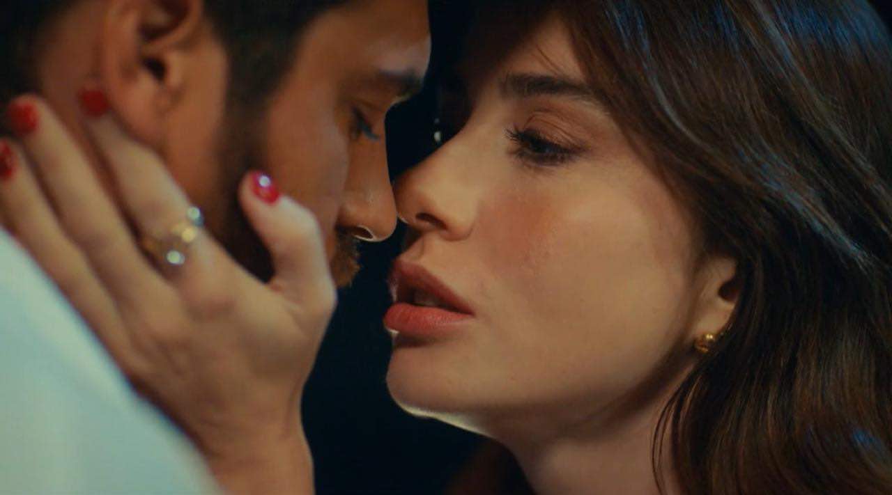 Can Yaman e Ozge: ecco perchè non vedremo mai più la seconda stagione di Mr.Wrong