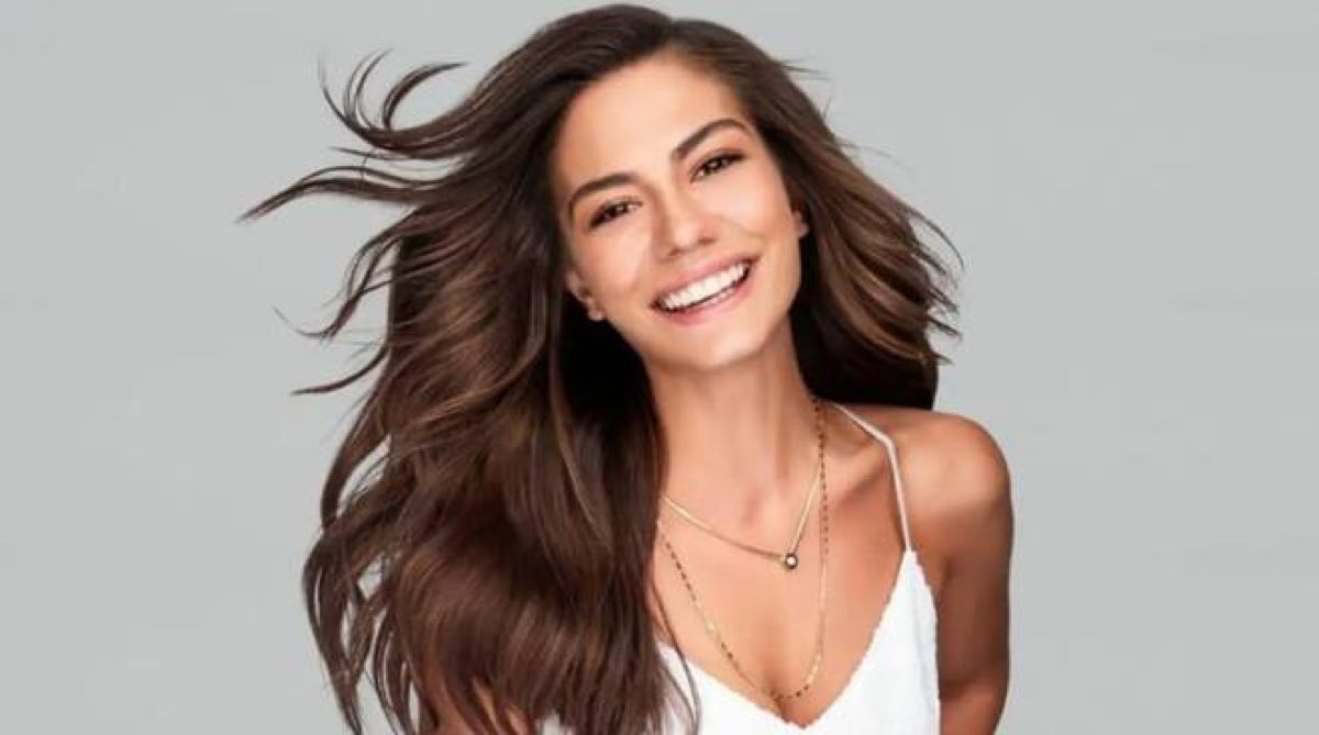 Demet Ozdemir arriva in Rai e Can Yaman resta a guardare