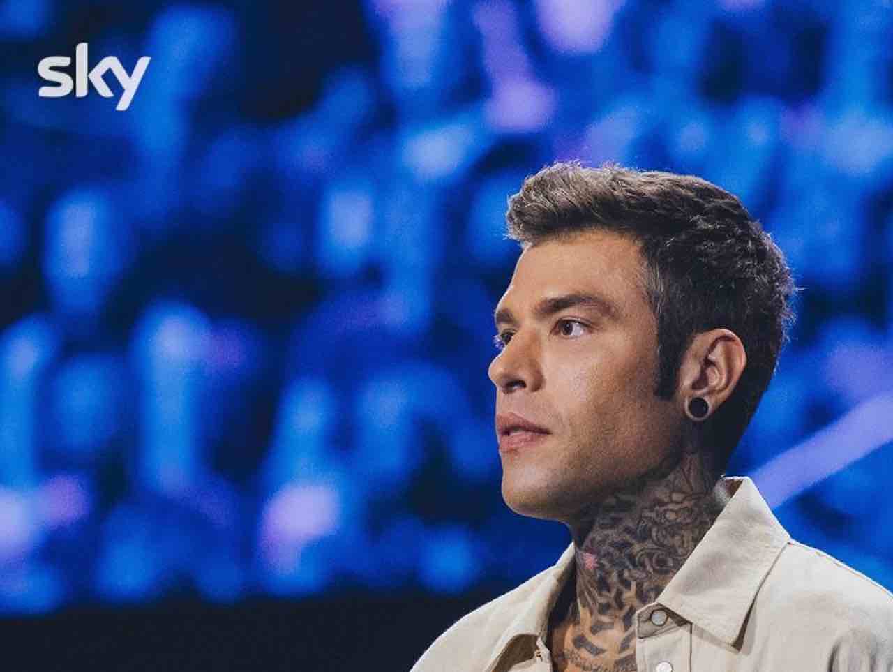 Fedez contro Morga: "Per essere arrivato dove non ho dovuto leccare il c*lo ne a Garbi ne alla Meloni"