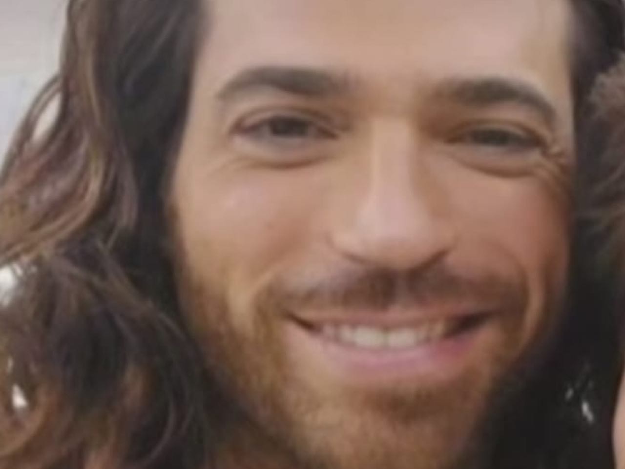 Can Yaman molto stanco decide di andare via e nessuno lo può criticare