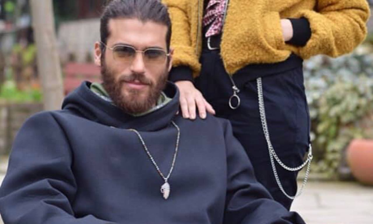 Can Yaman tra due litiganti il terzo gode. ma chi sarà?