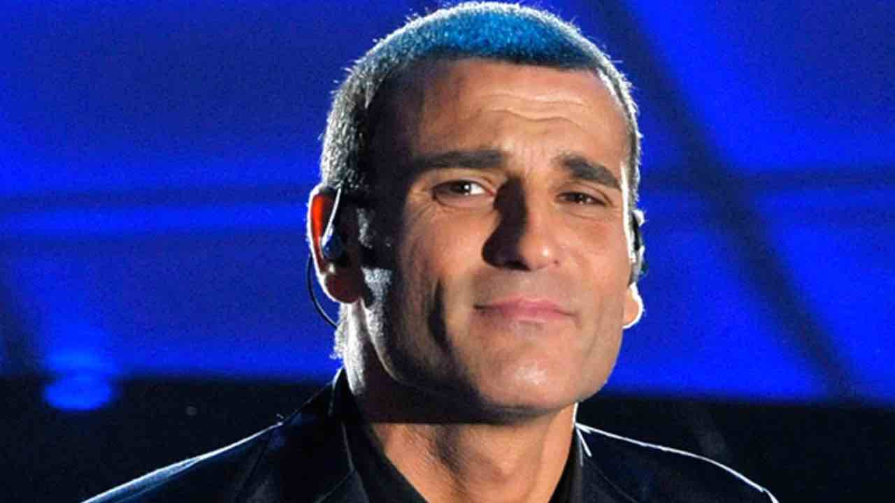 Chi è Sal Da Vinci: età, altezza, peso, vita privata del cantante neomelodico