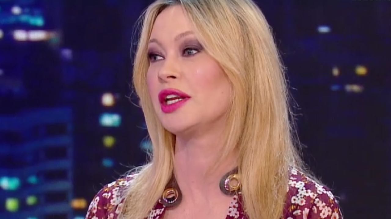 Anna Falchi età altezza peso: le misure della conduttrice Tv