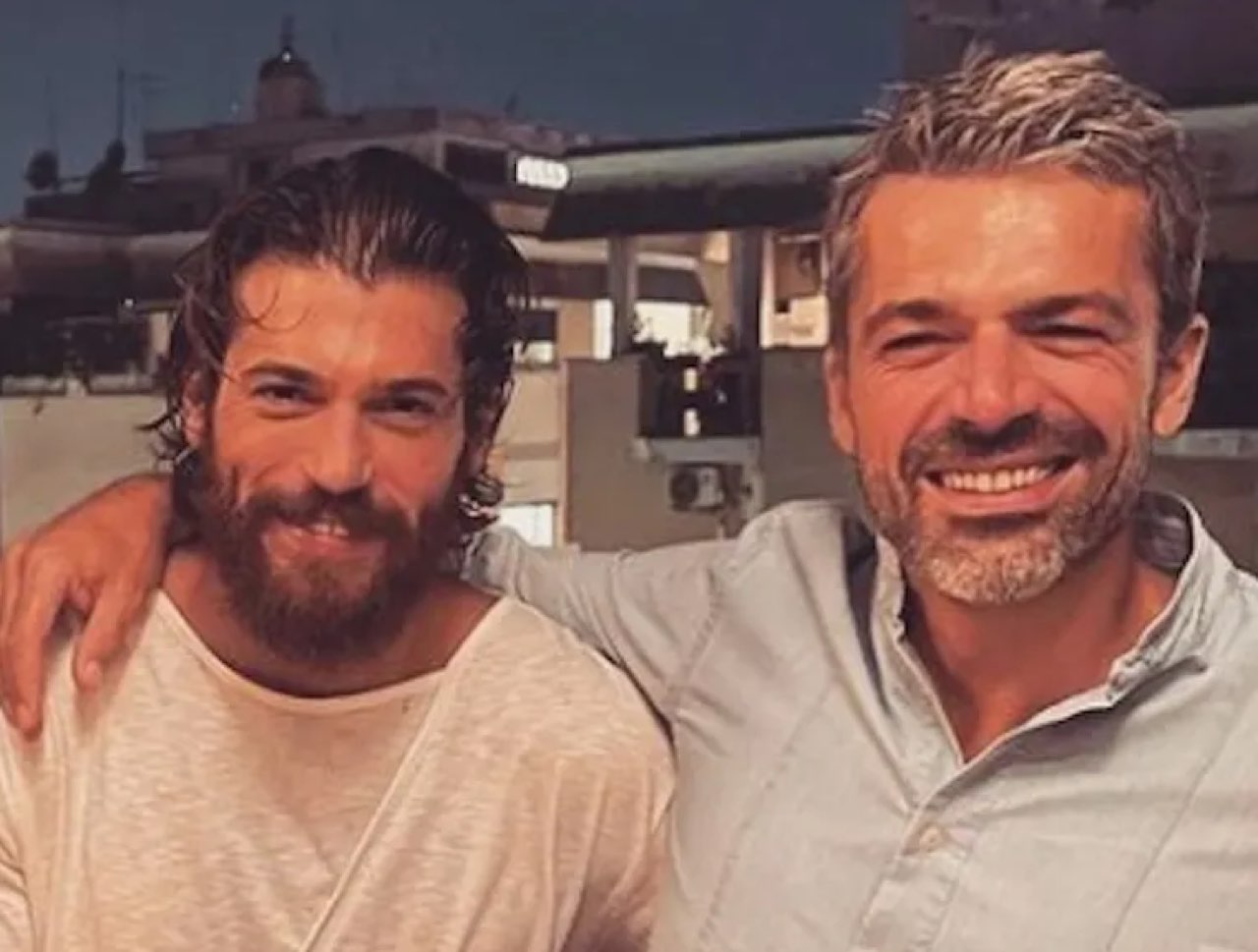Can Yaman e Luca Argentero in Sandokan chi è il terzo incomodo che si è messo tra di loro