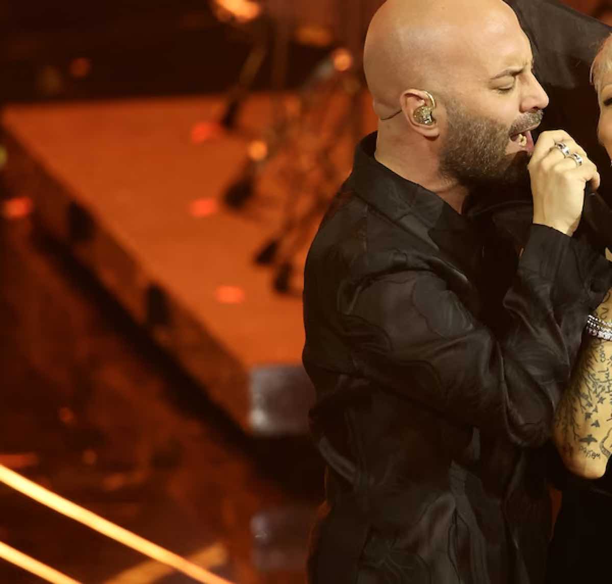Negramaro stilista Sanremo 2024 serata dopo serata, look