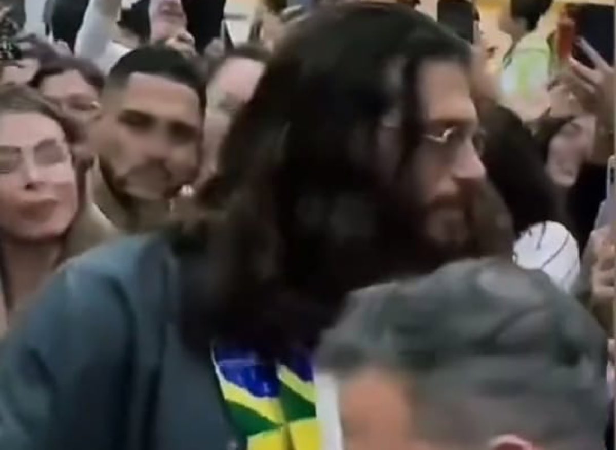 Can Yaman ha rischiato grosso in Brasile la sicurezza lo ha protetto